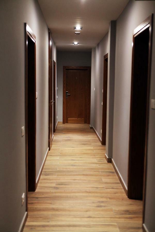 Hotel Pelikan Дивьяка Экстерьер фото